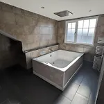 Ormsby Townhouse 3*