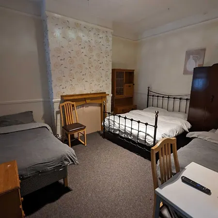 Ormsby Townhouse 3*
