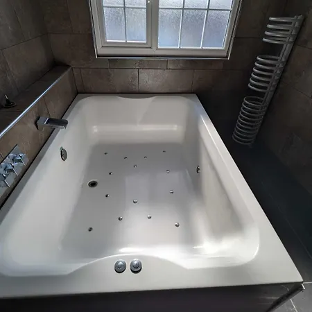 Ormsby Townhouse מלון מידלסבורו